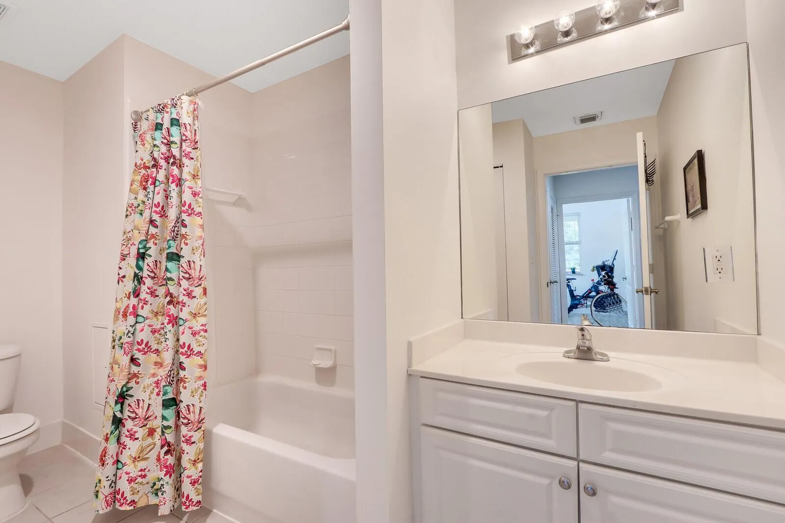 1155 Main Street, #216