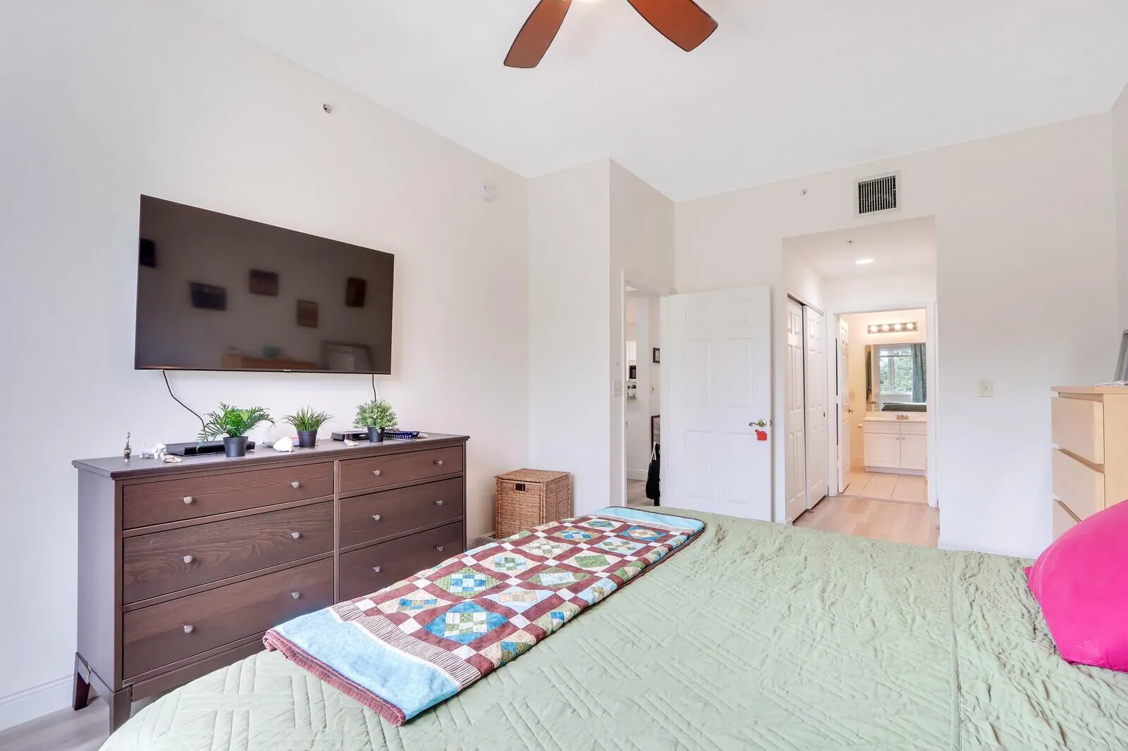 1155 Main Street, #216