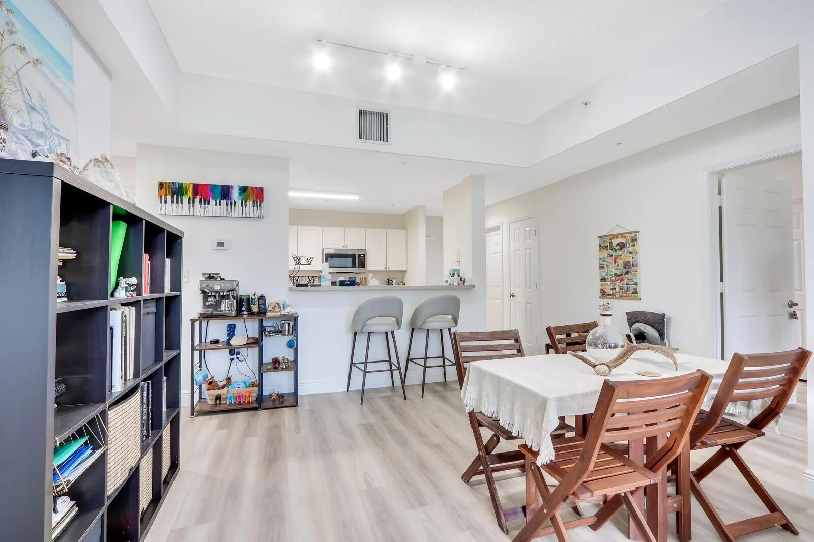 1155 Main Street, #216