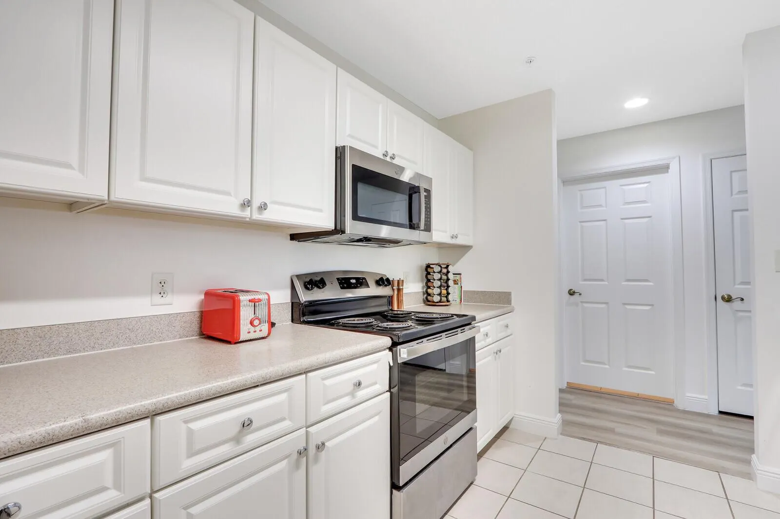 1155 Main Street, #216