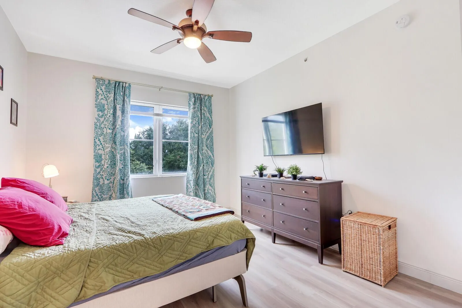 1155 Main Street, #216