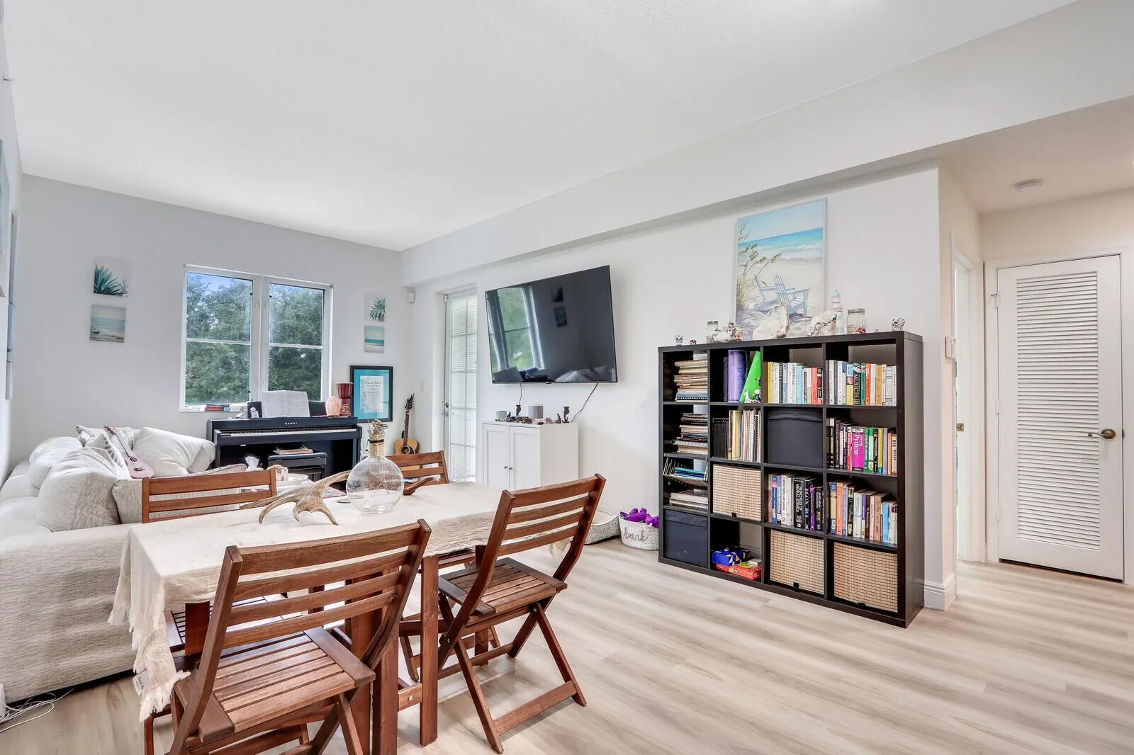 1155 Main Street, #216