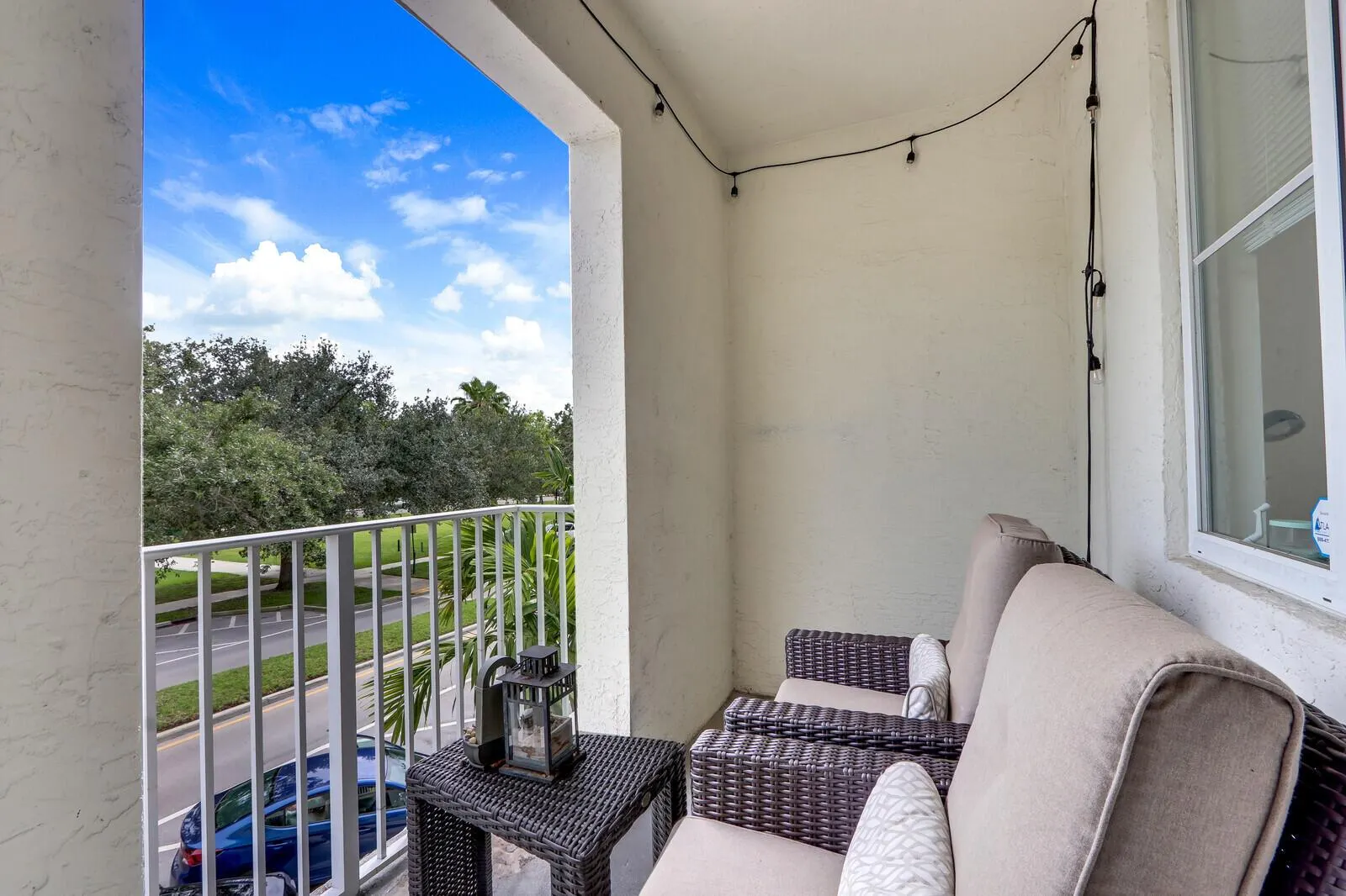 1155 Main Street, #216