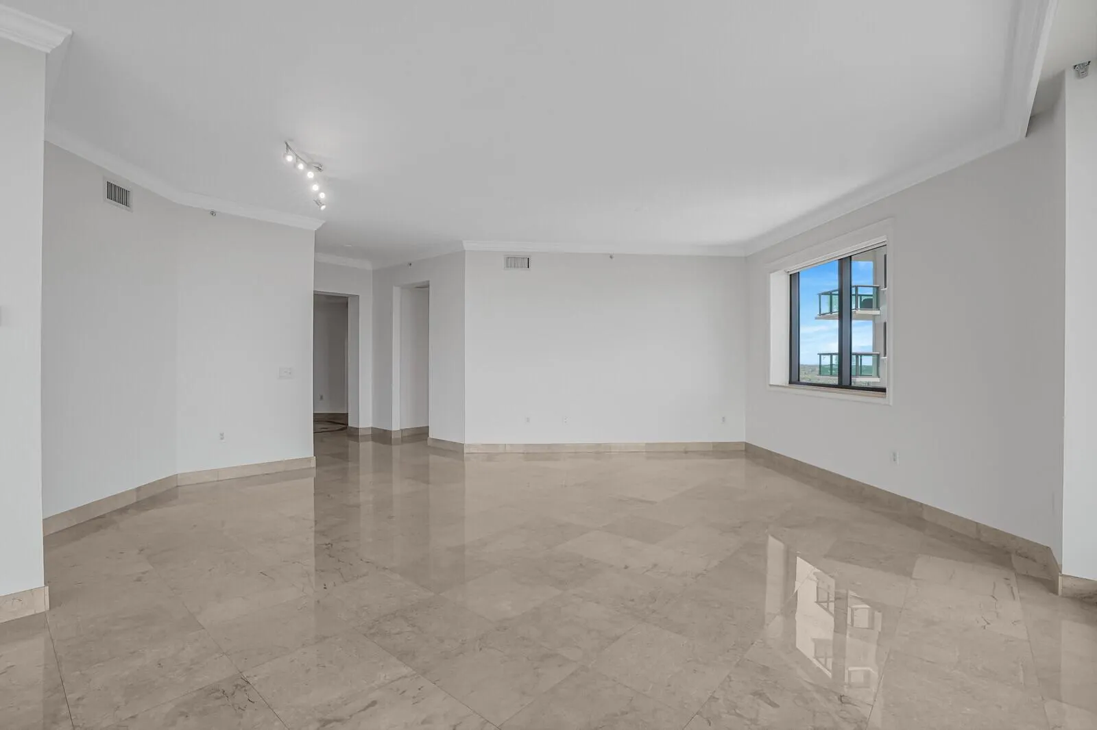 3630 Gardens Parkway, #901c