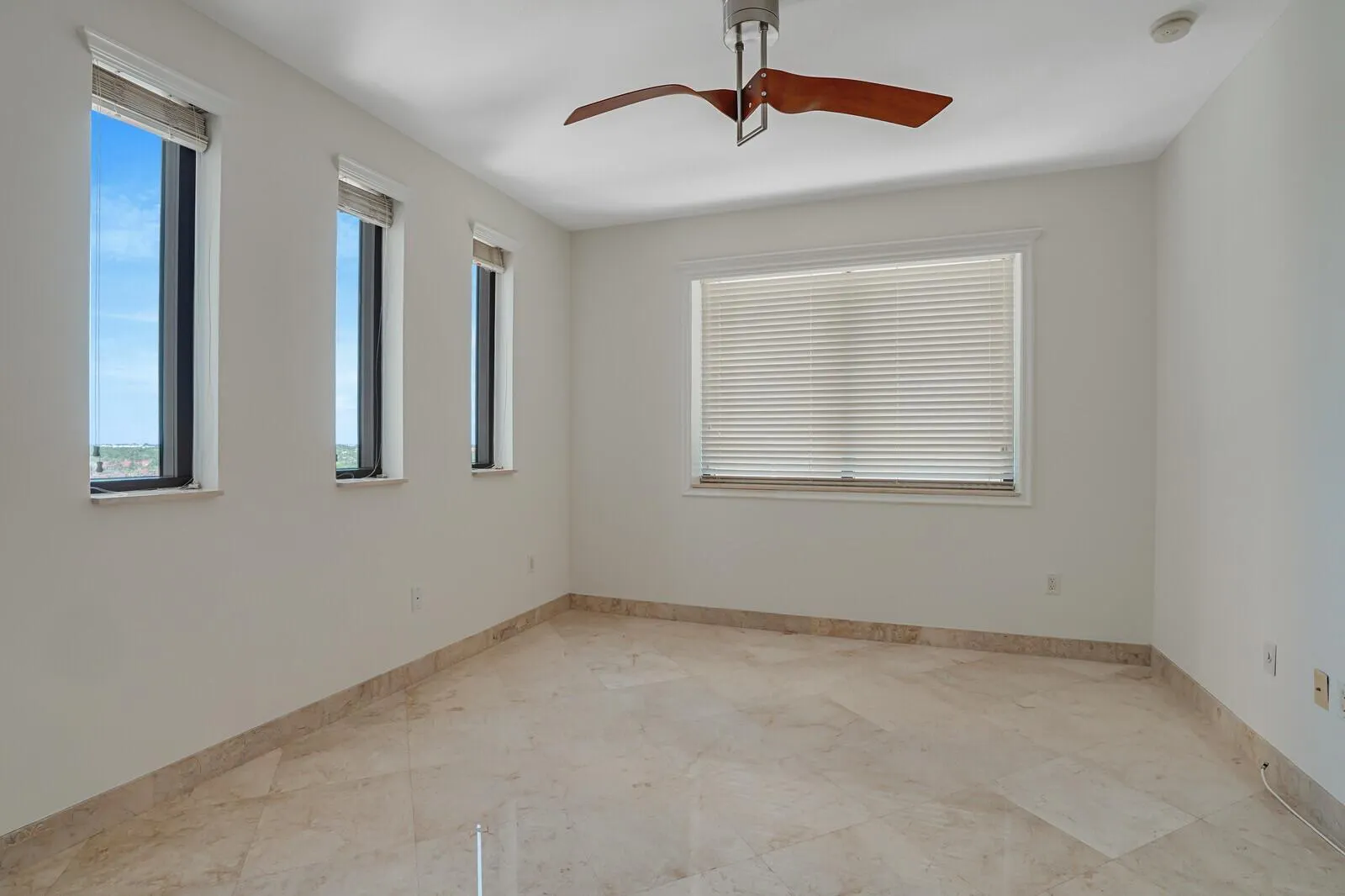 3630 Gardens Parkway, #901c