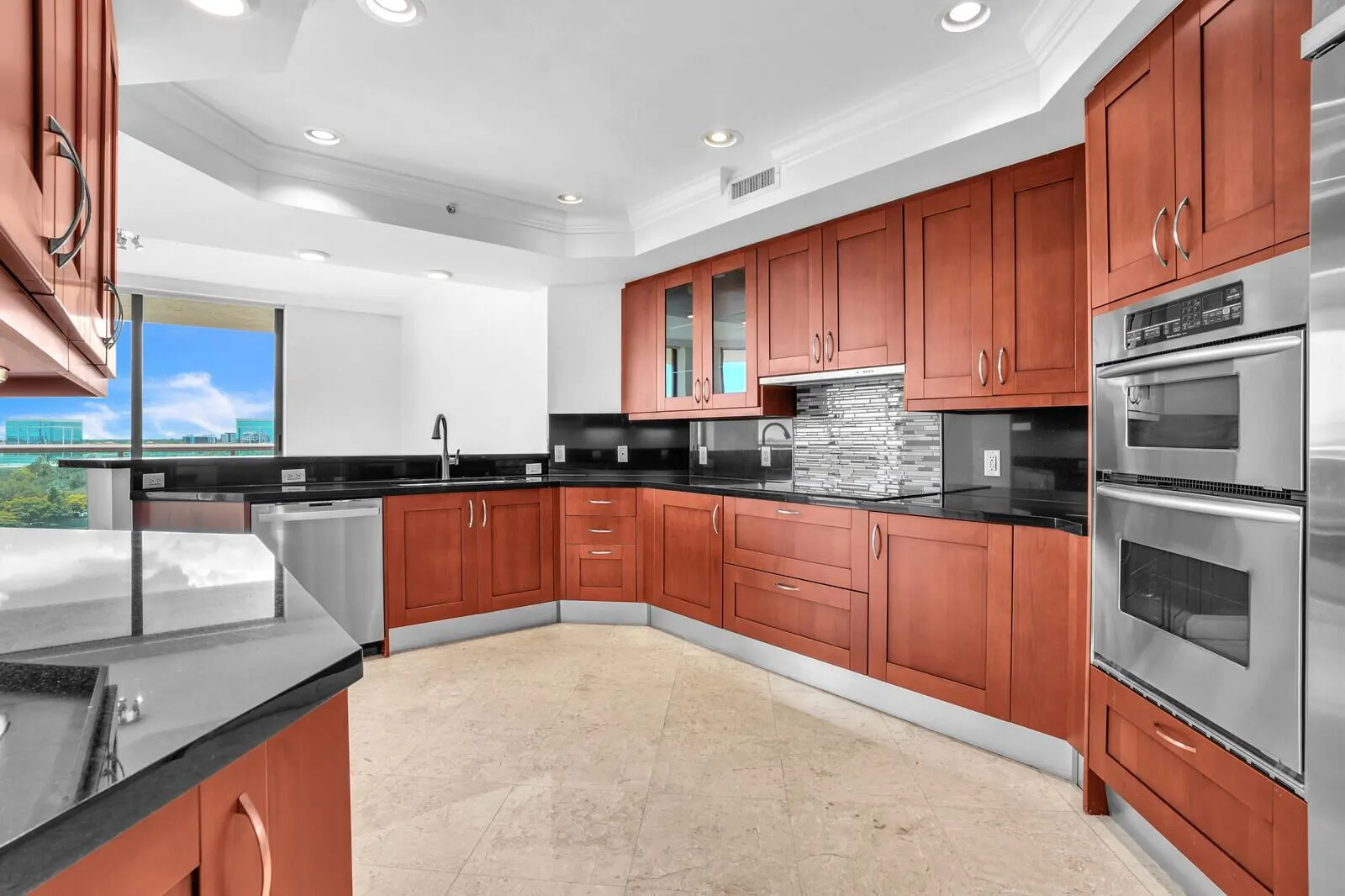3630 Gardens Parkway, #901c