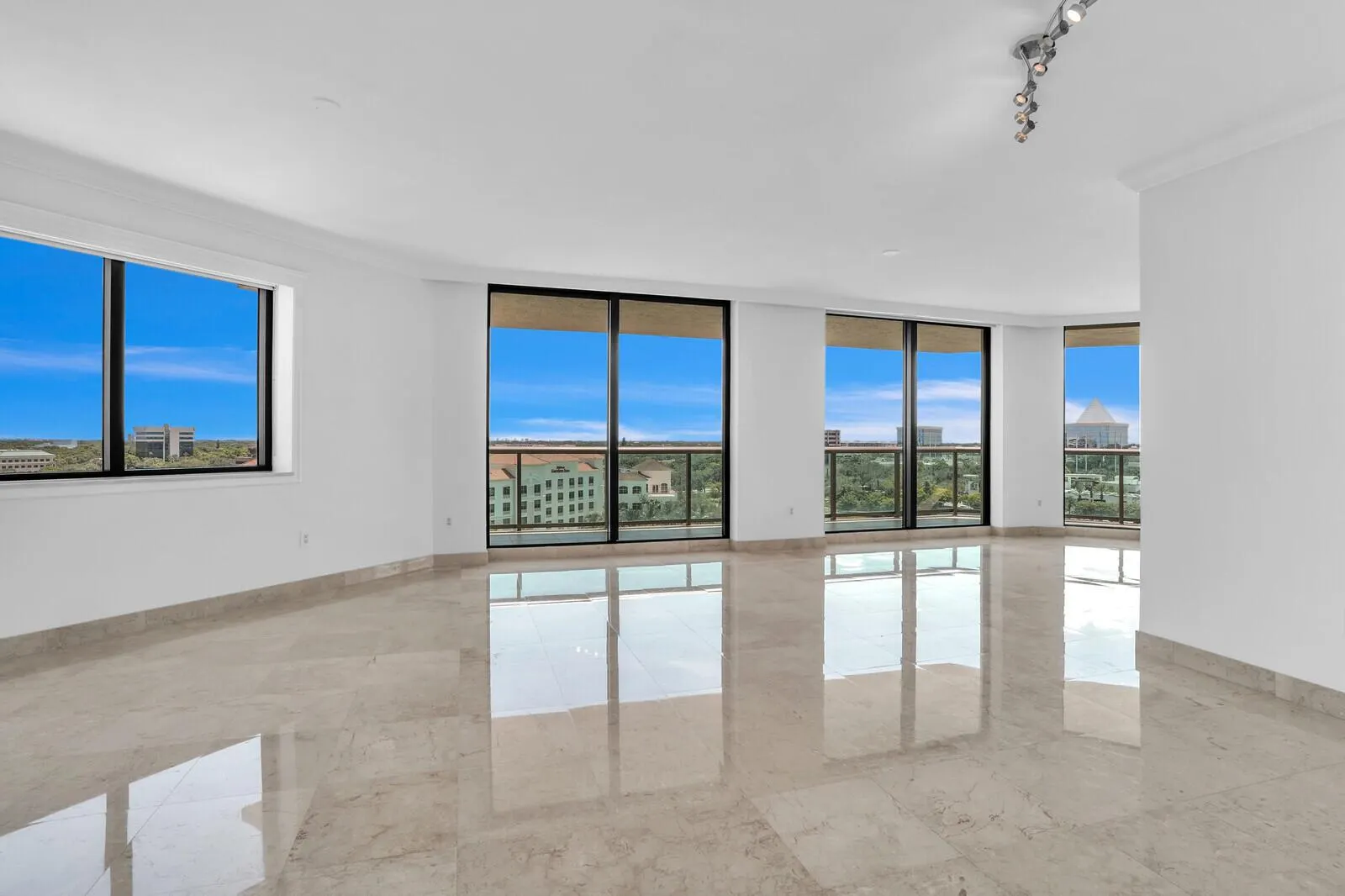 3630 Gardens Parkway, #901c