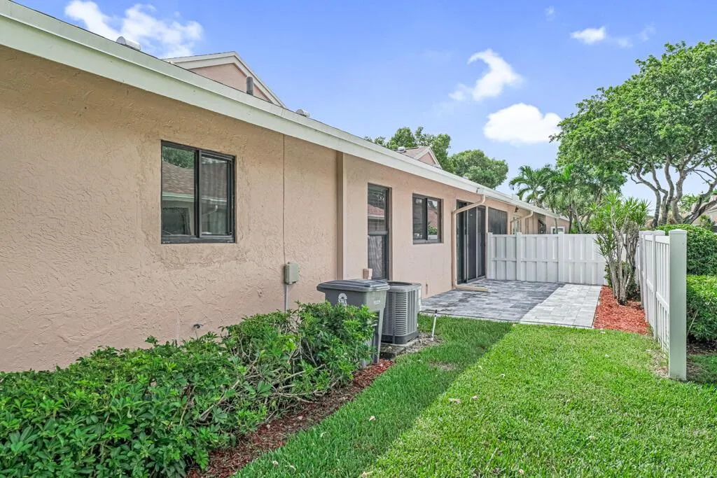 8216 Sweetbriar Way