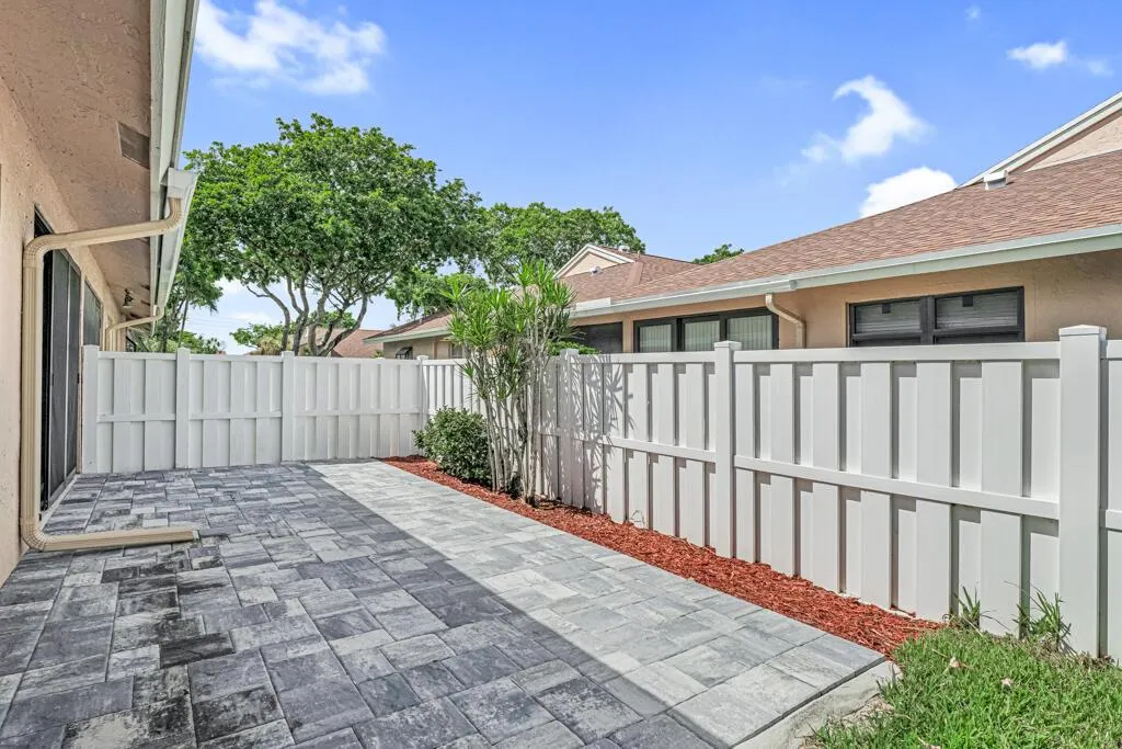 8216 Sweetbriar Way
