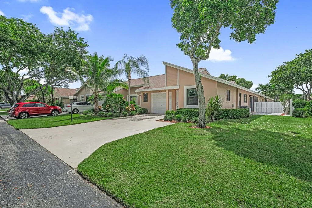 8216 Sweetbriar Way
