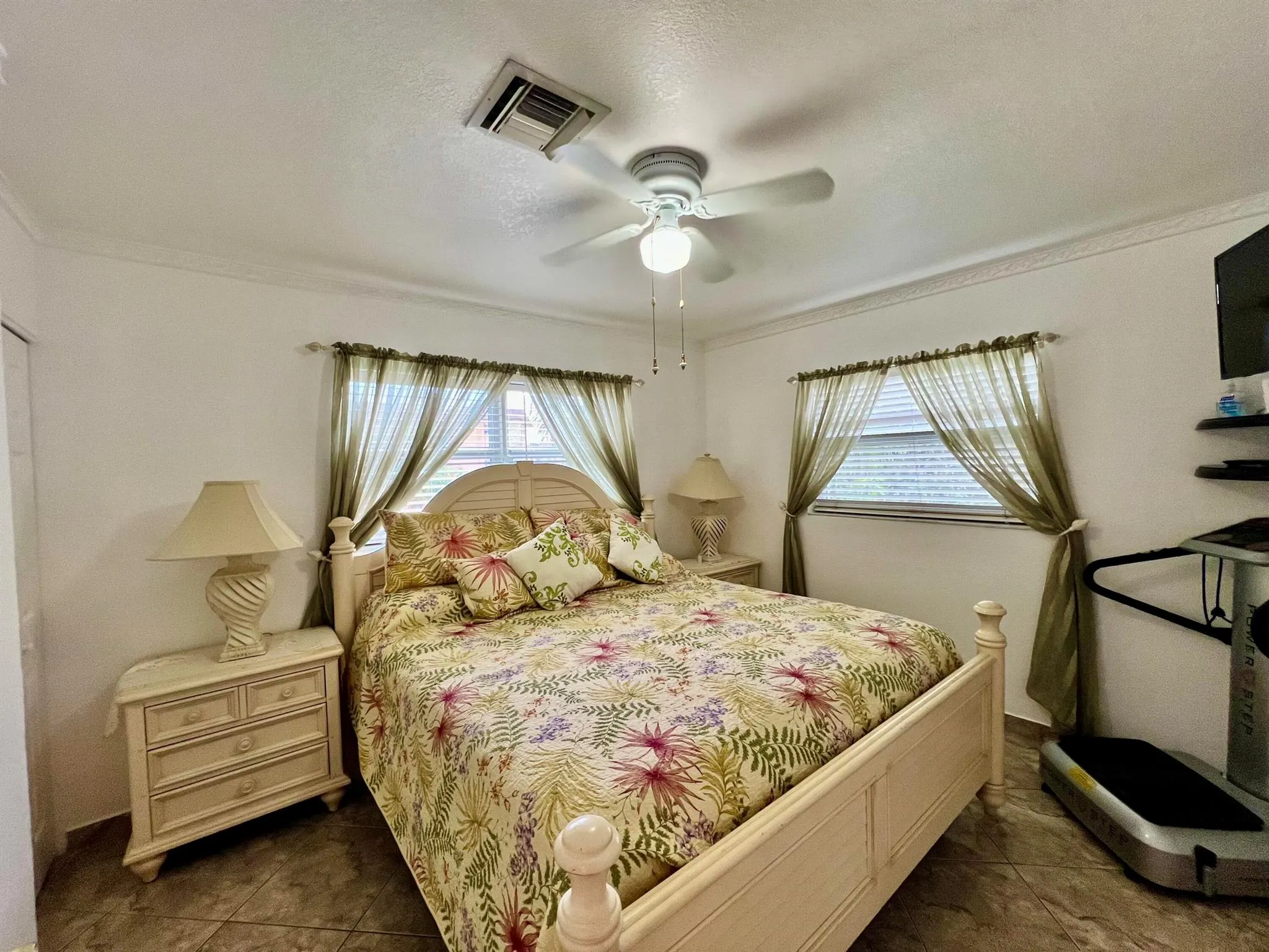 5141 W Oakland Park Boulevard, #201