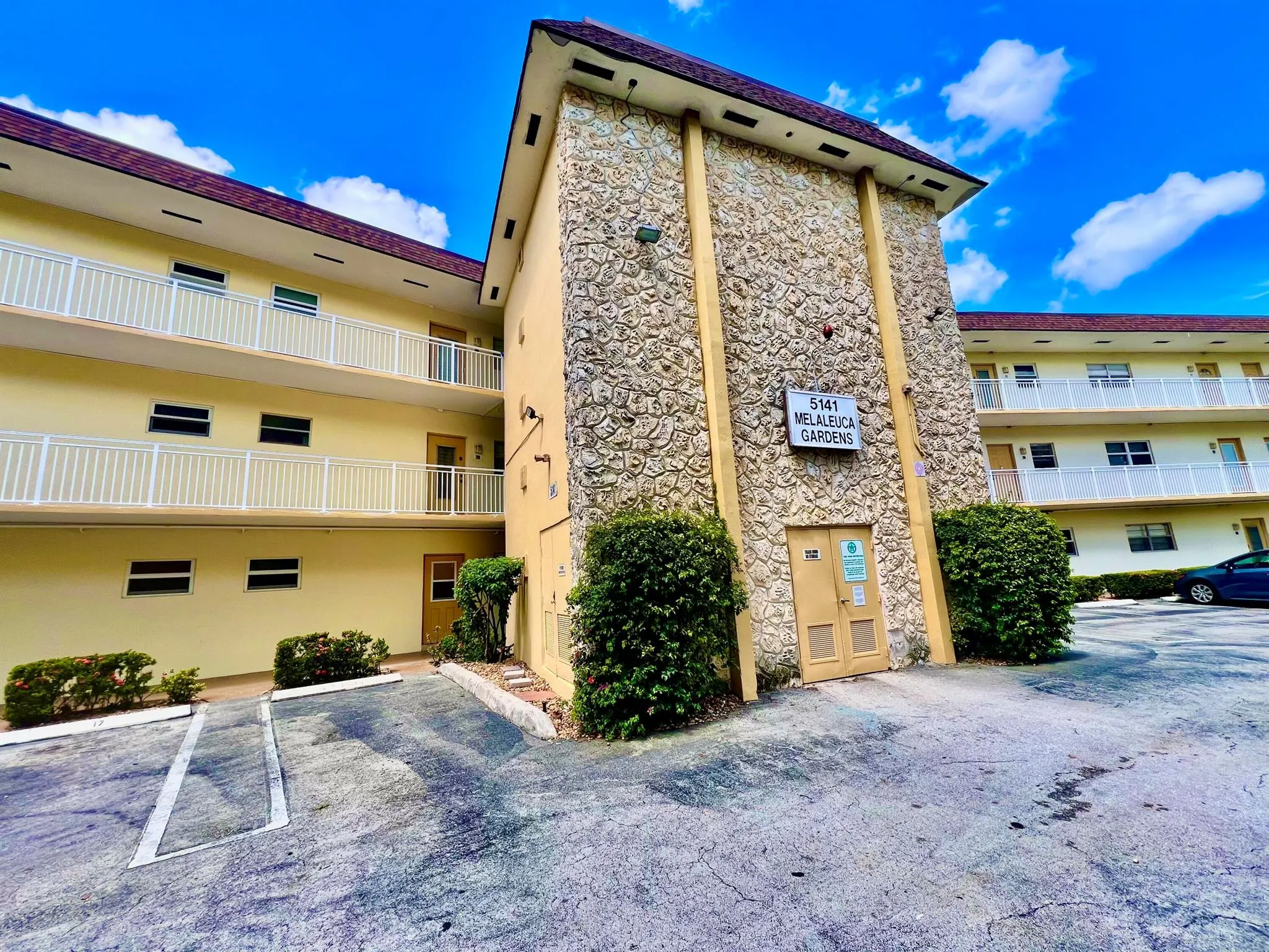 5141 W Oakland Park Boulevard, #201