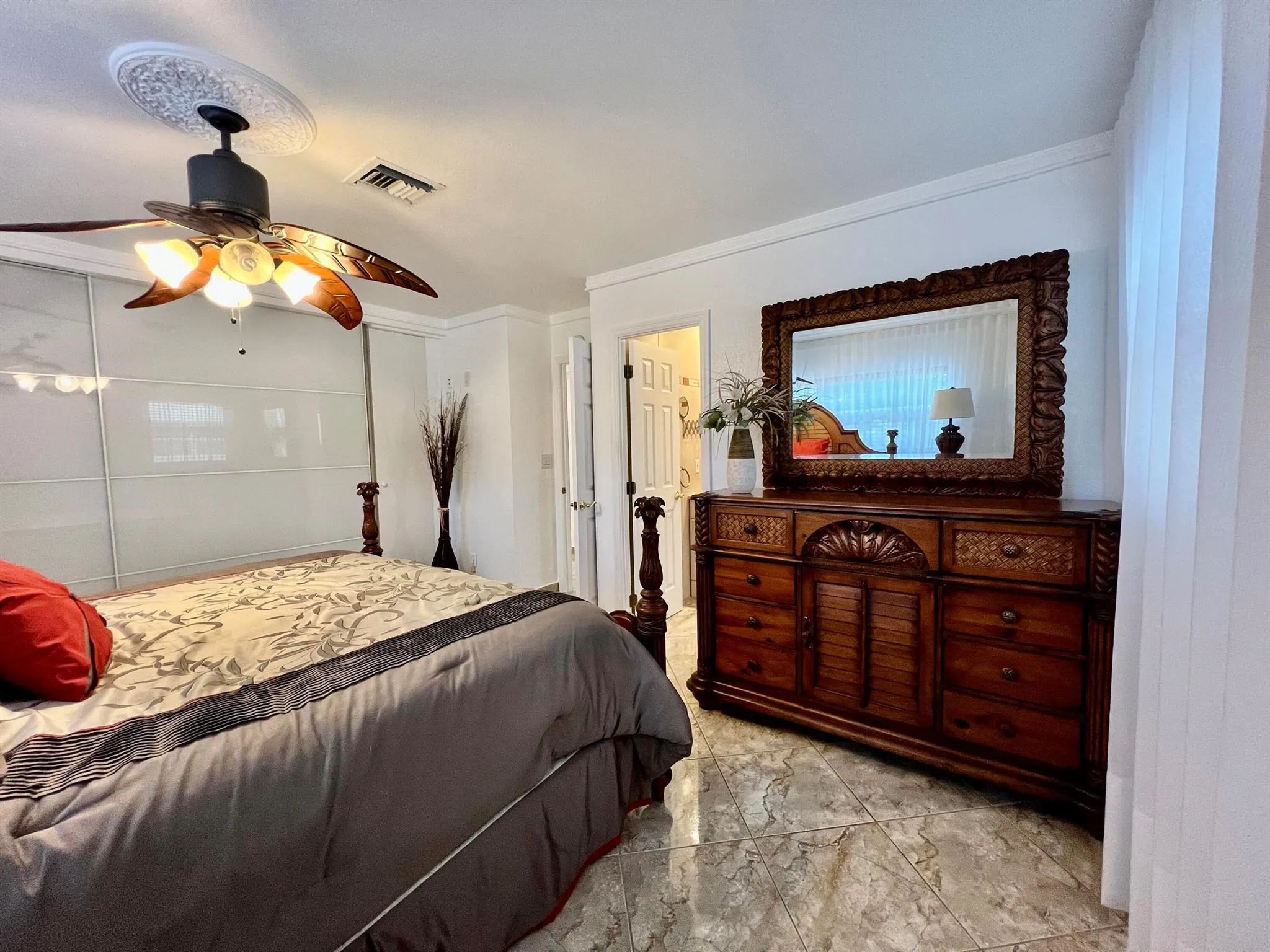 5141 W Oakland Park Boulevard, #201