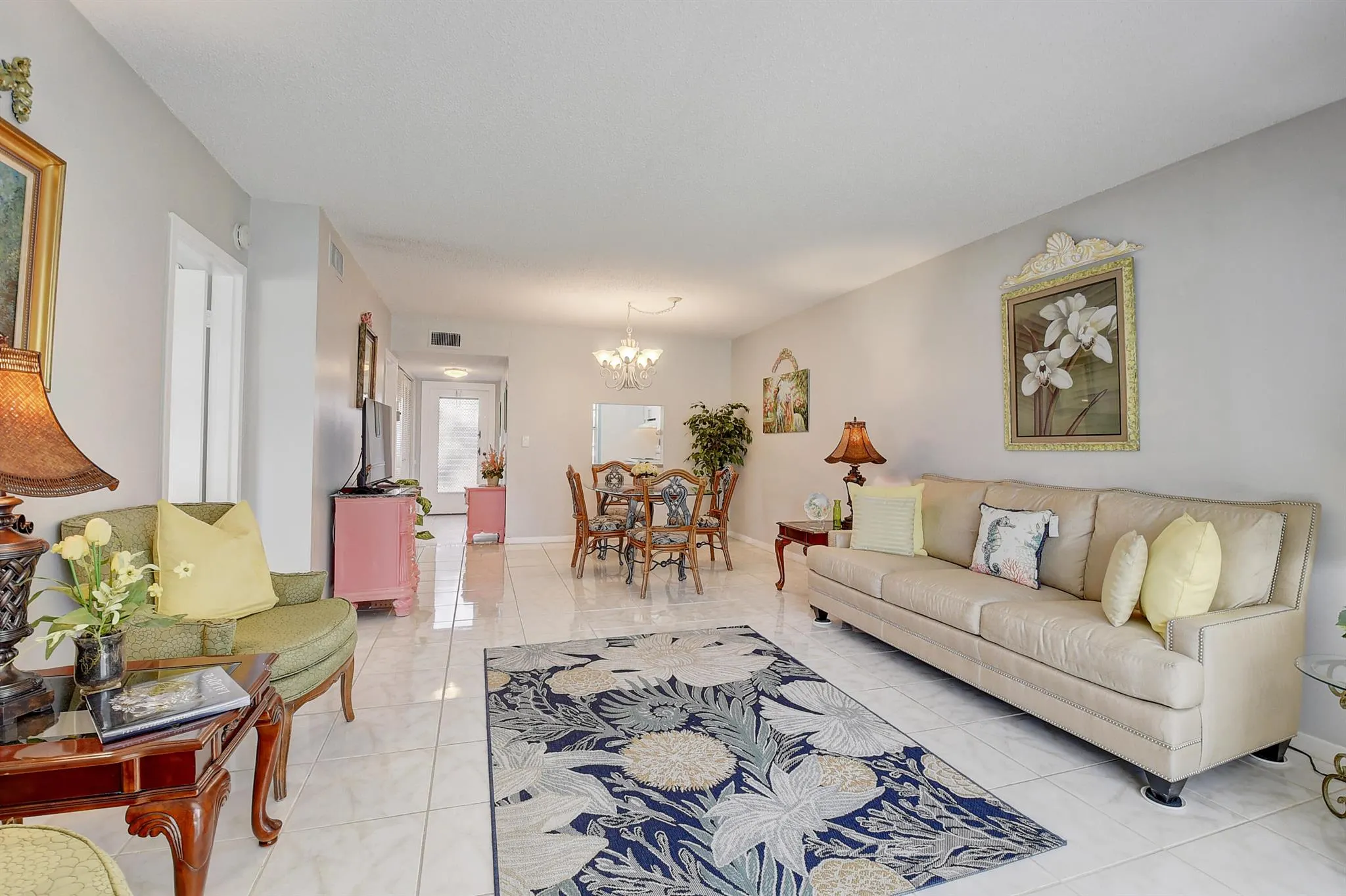 5 Abbey Lane, #108