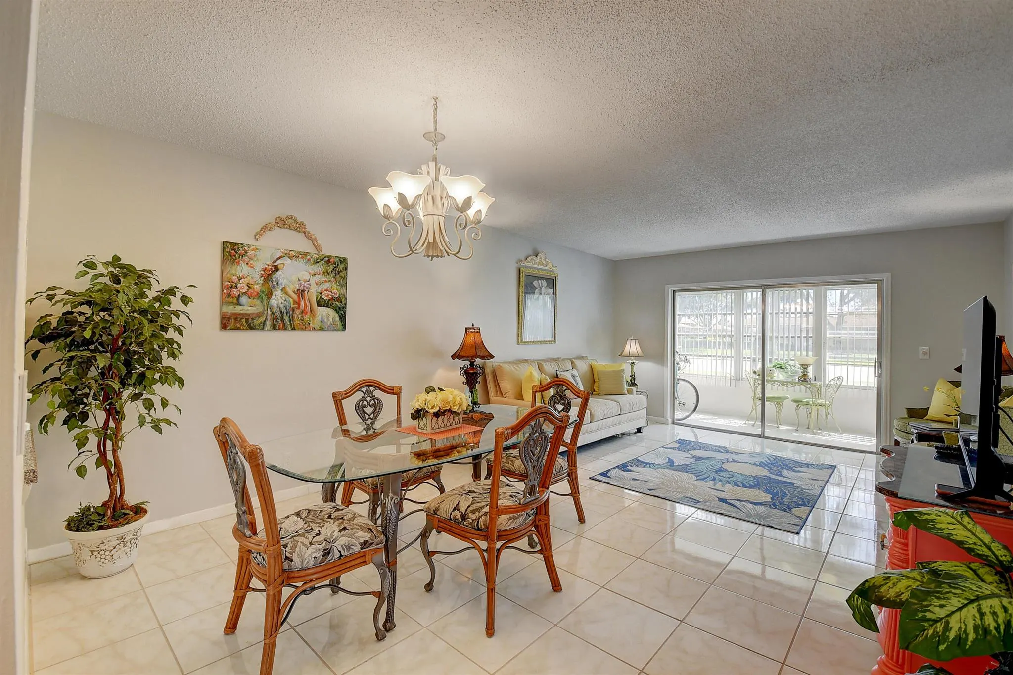 5 Abbey Lane, #108