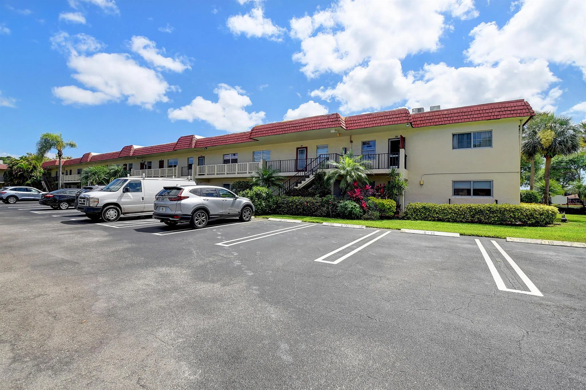 5 Abbey Lane, #108