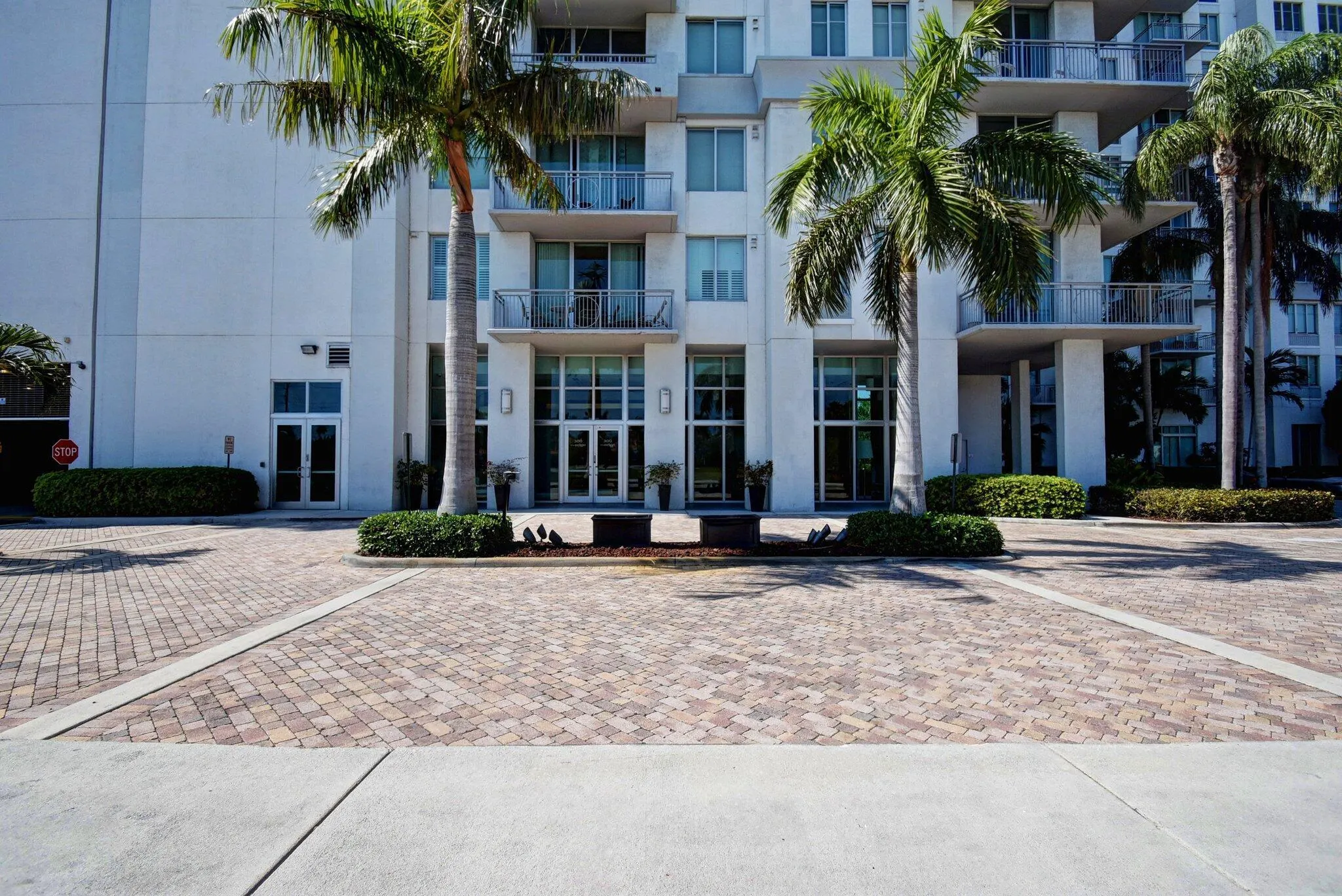 300 S Australian Avenue, #1208