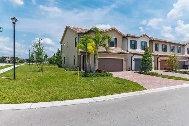 8245 Cadre Noir Road