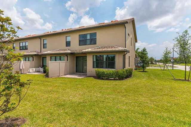 8245 Cadre Noir Road