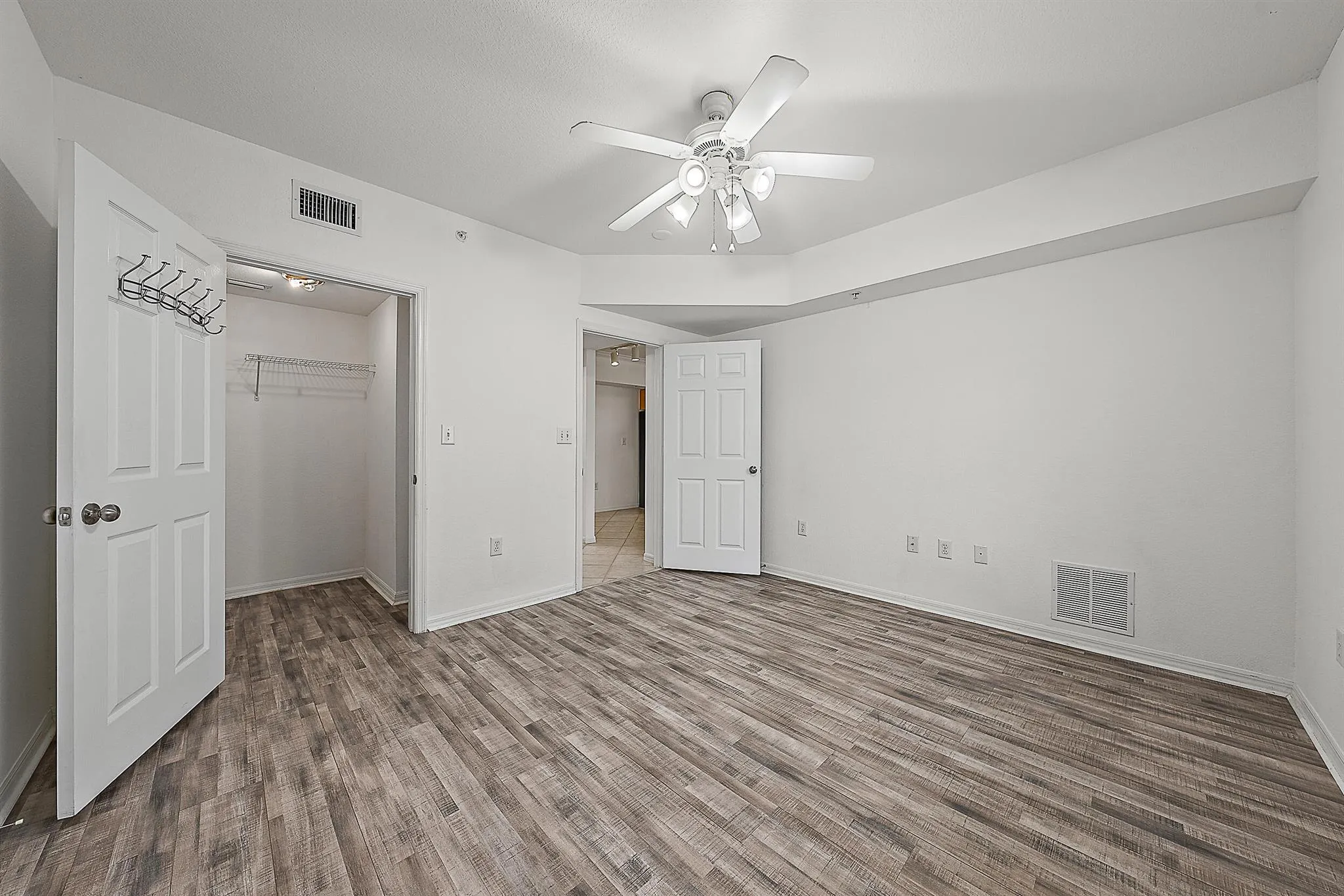 6466 Emerald Dunes Drive, #207
