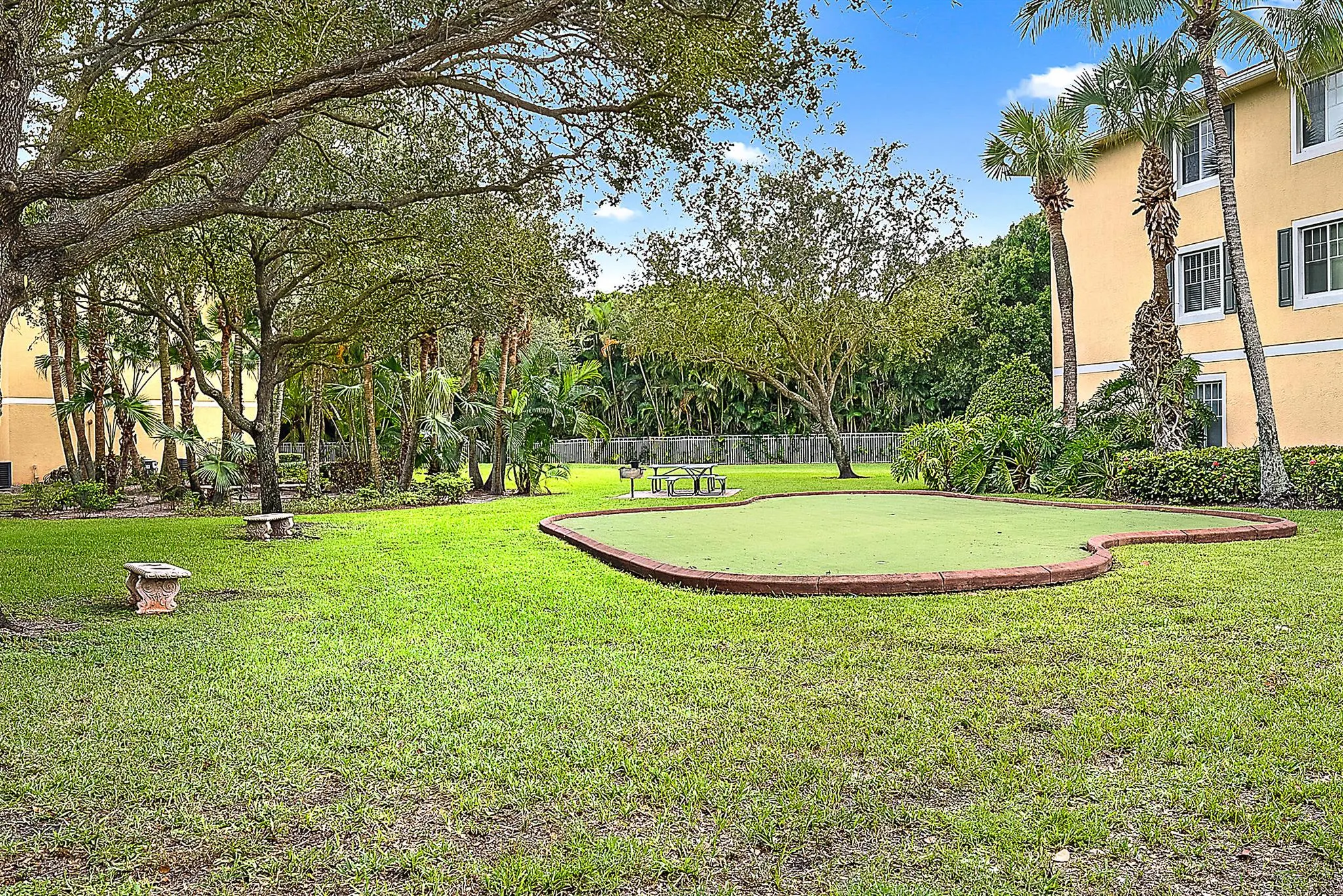 6466 Emerald Dunes Drive, #207