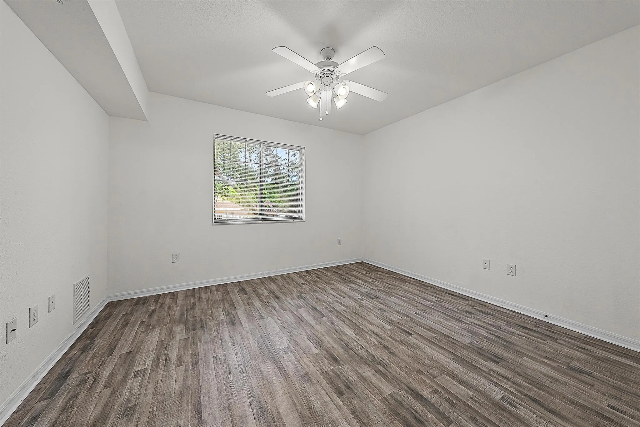 6466 Emerald Dunes Drive, #207