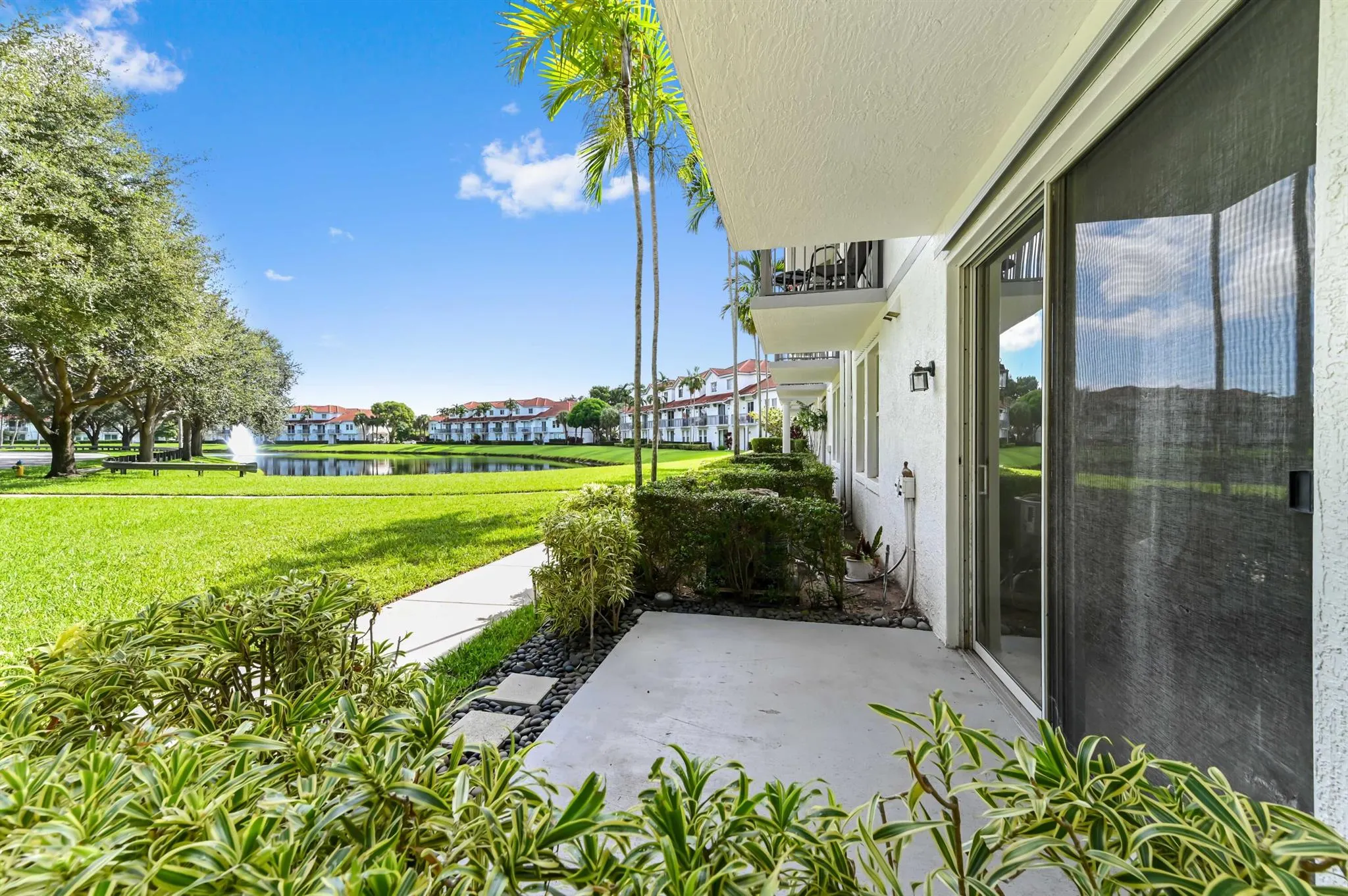 2038 Alta Meadows Lane, #1512