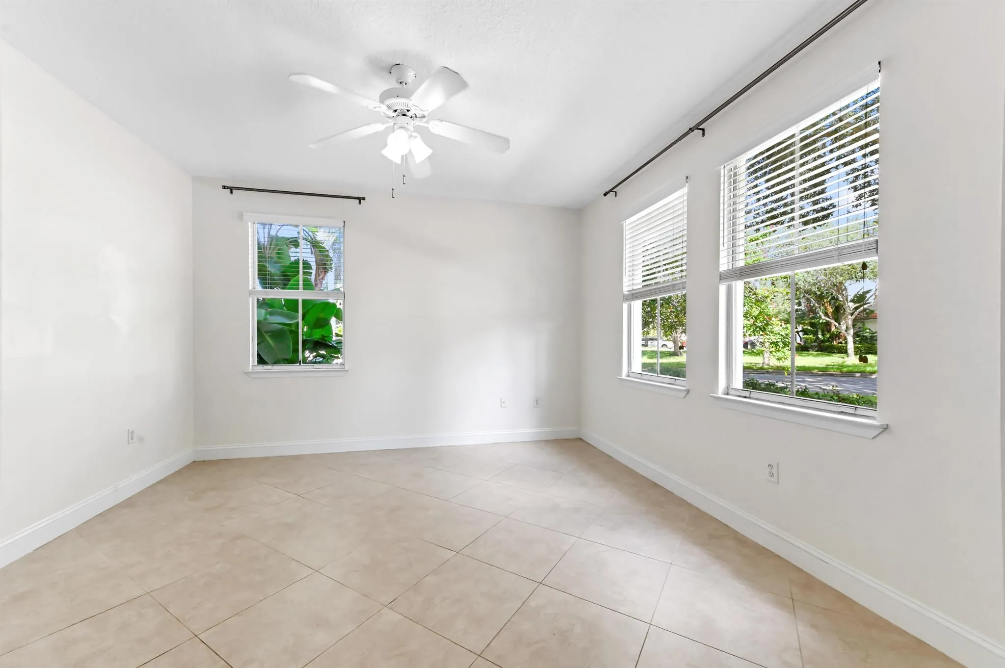 2038 Alta Meadows Lane, #1512