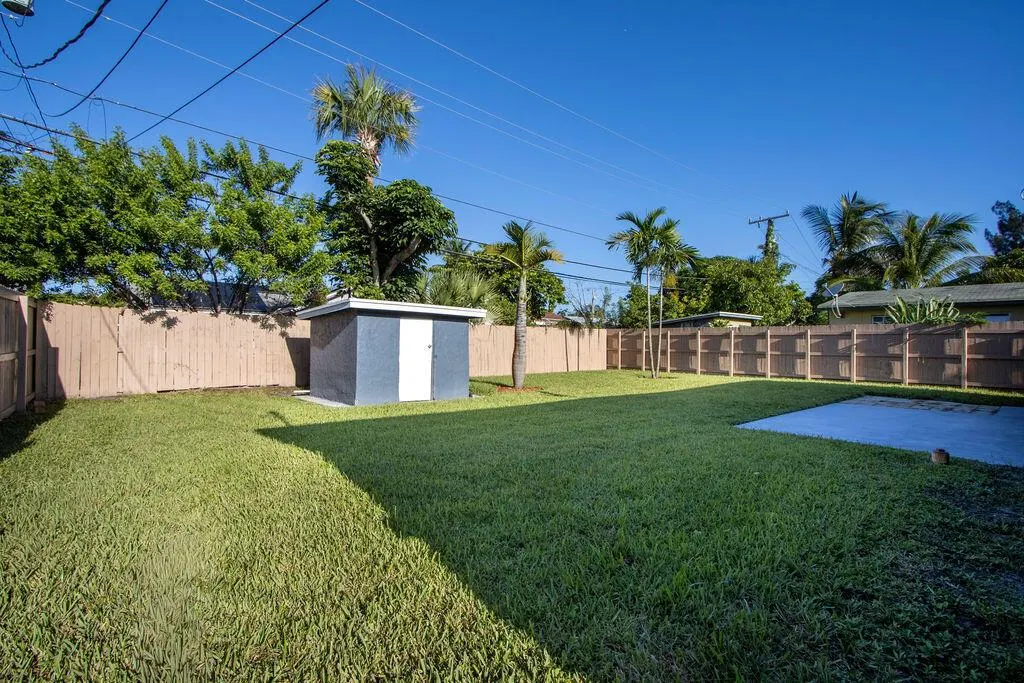 1623 NE 2nd Court