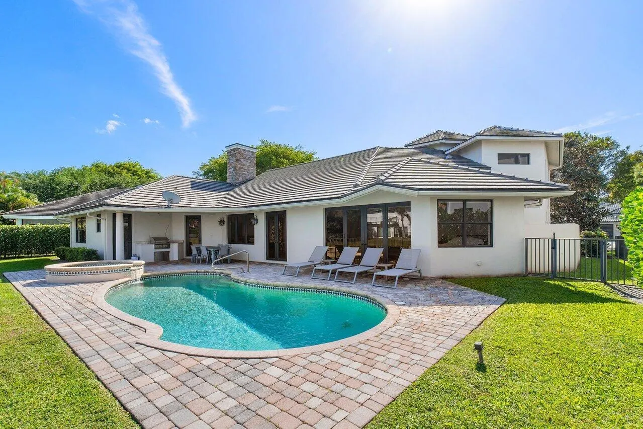5734 Paddington Way