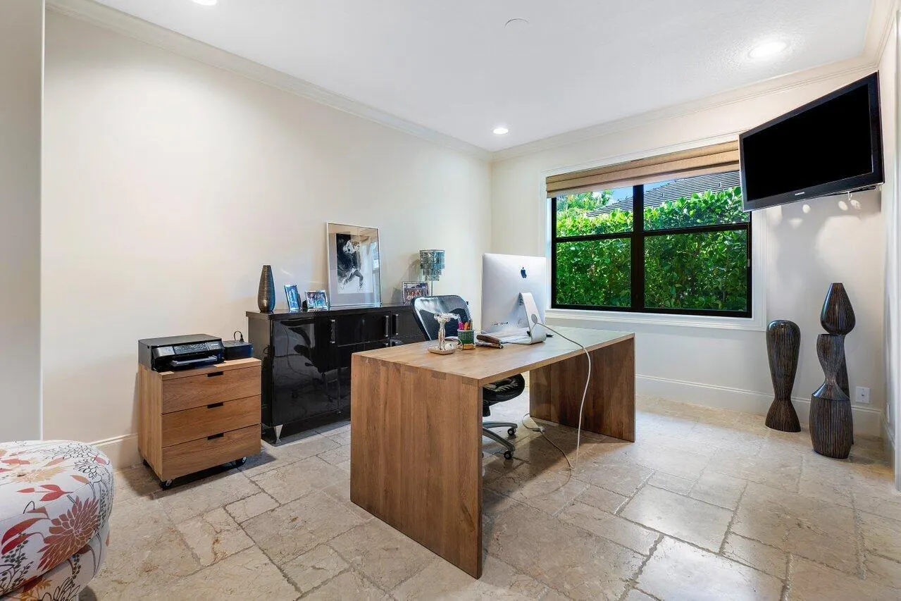 5734 Paddington Way