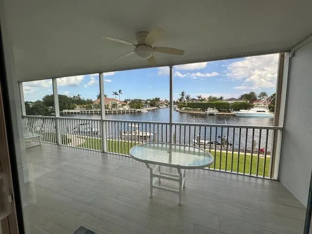 390 N Federal Highway, #203