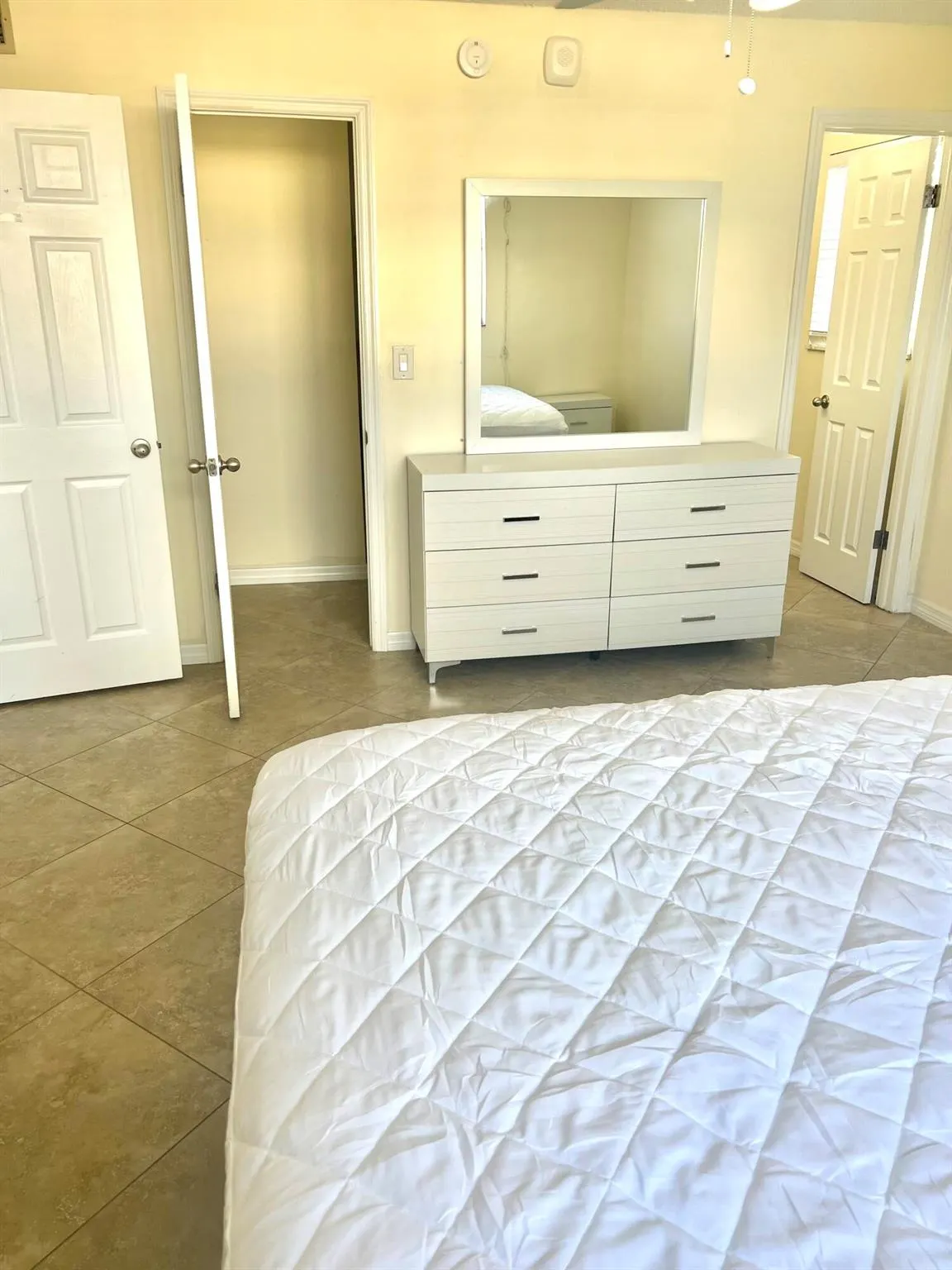 500 Executive Center Drive, #5h