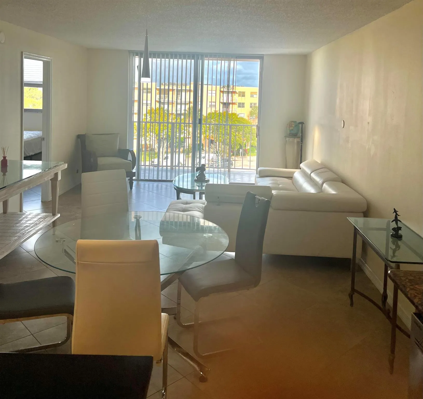 500 Executive Center Drive, #5h