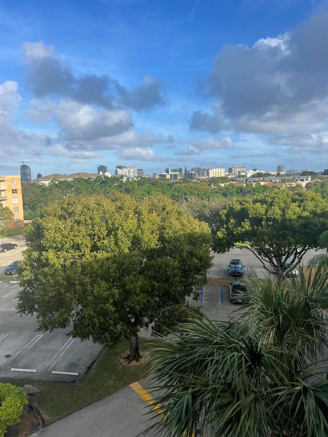 500 Executive Center Drive, #5h