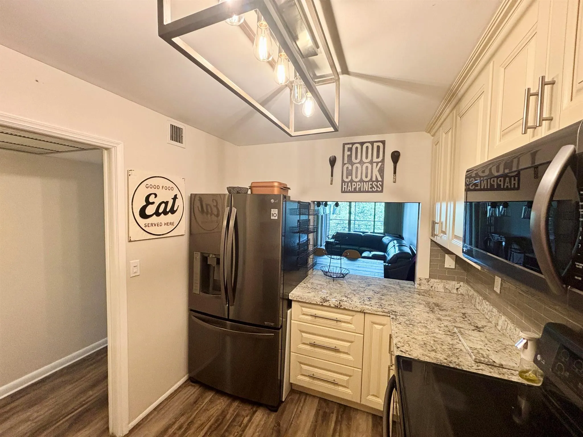9410 Tangerine Pl, #403