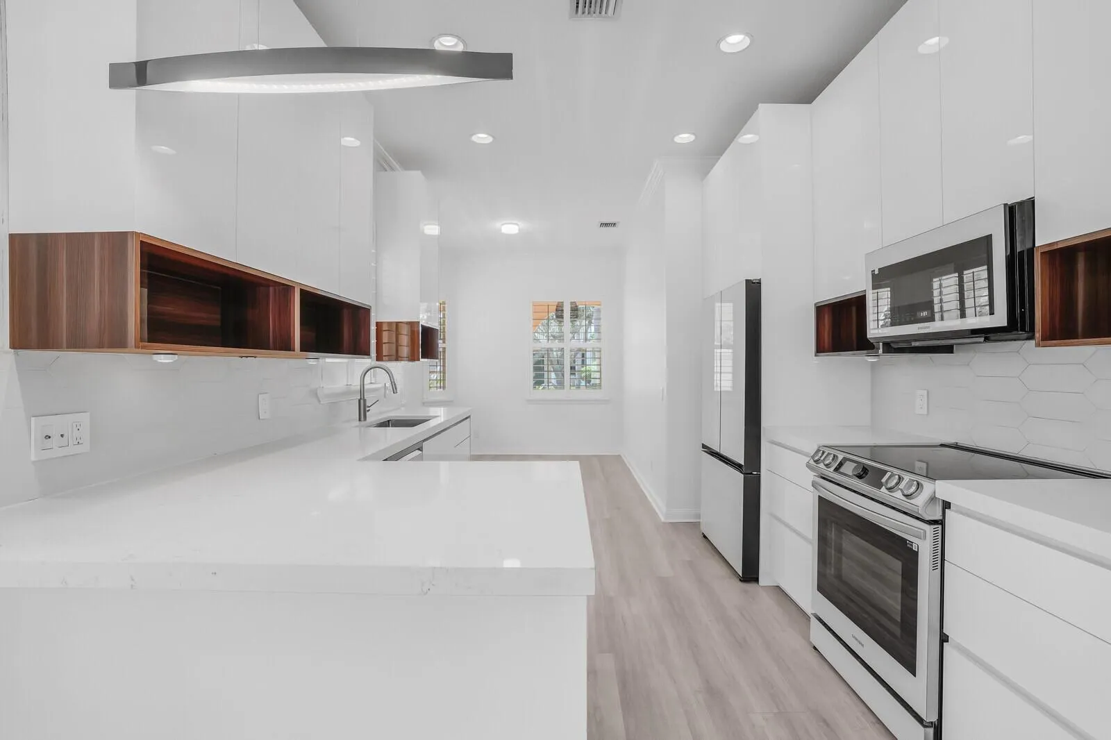 231 Caravelle Drive
