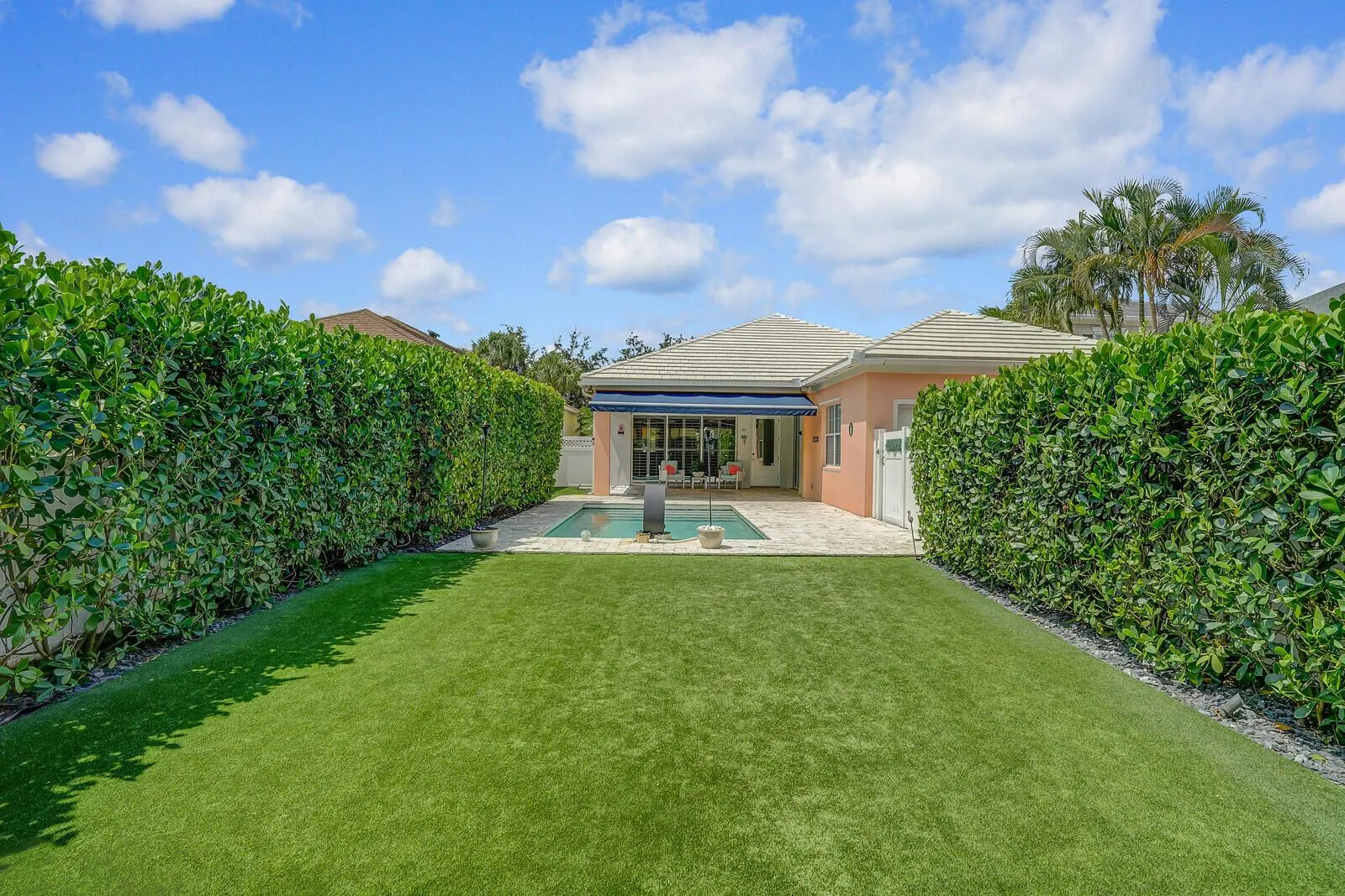 231 Caravelle Drive