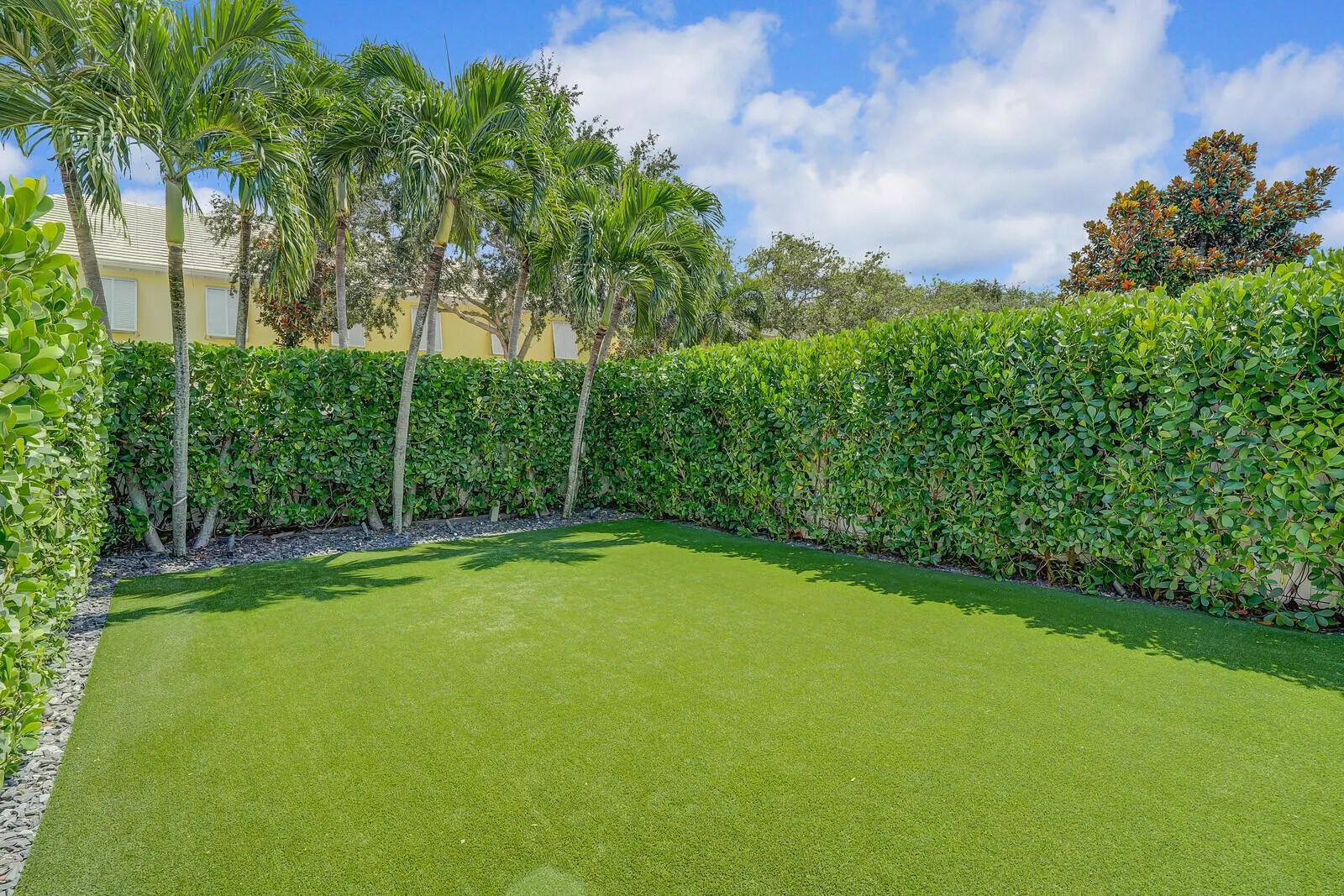 231 Caravelle Drive