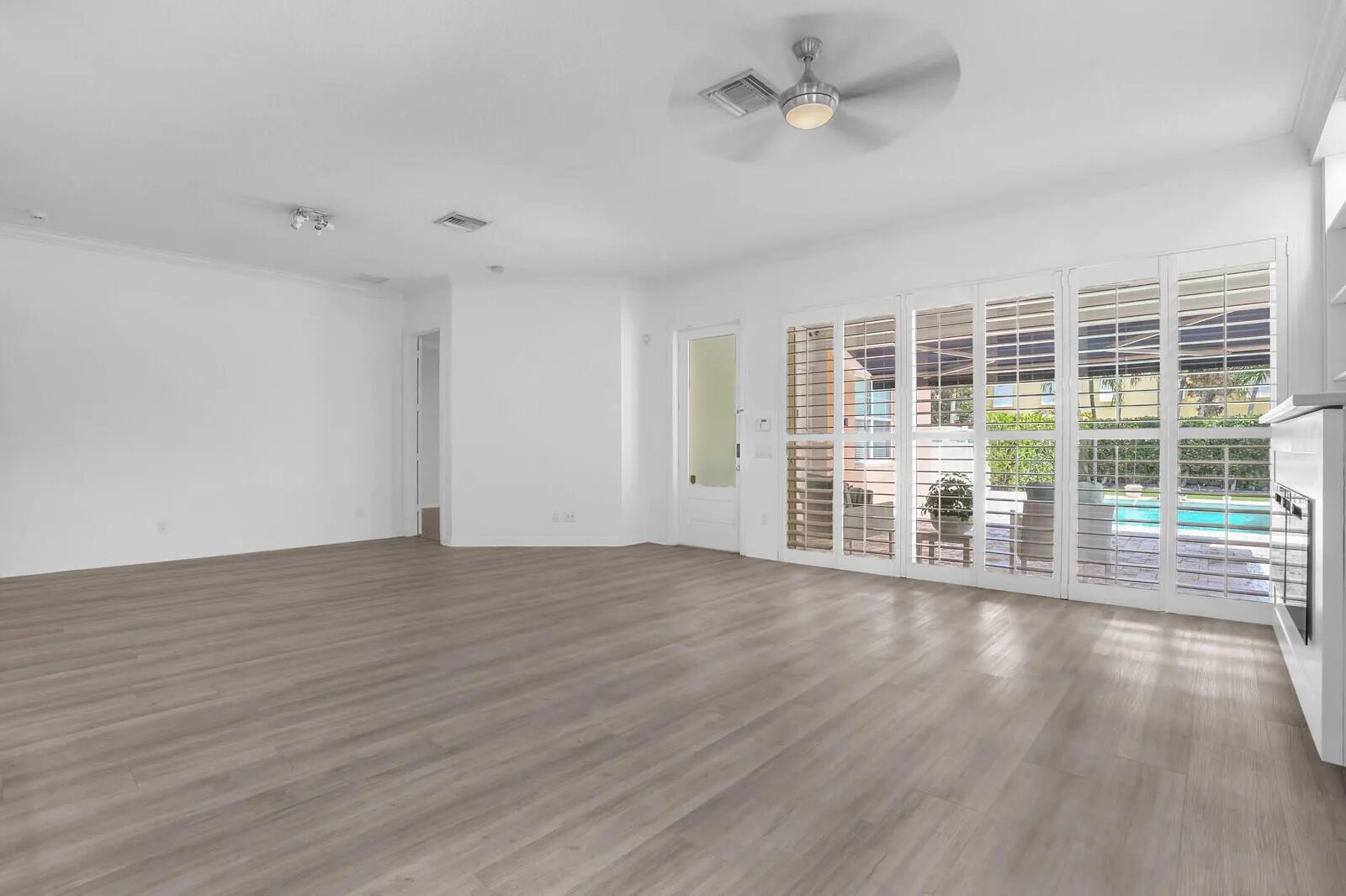 231 Caravelle Drive