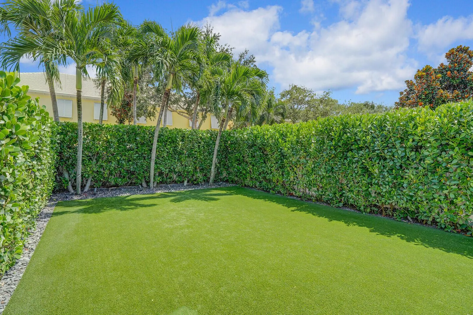 231 Caravelle Drive