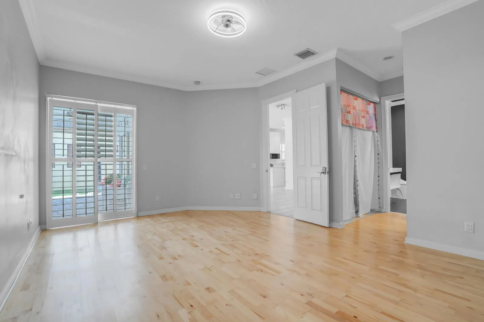 231 Caravelle Drive
