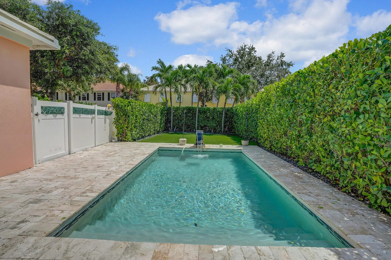 231 Caravelle Drive