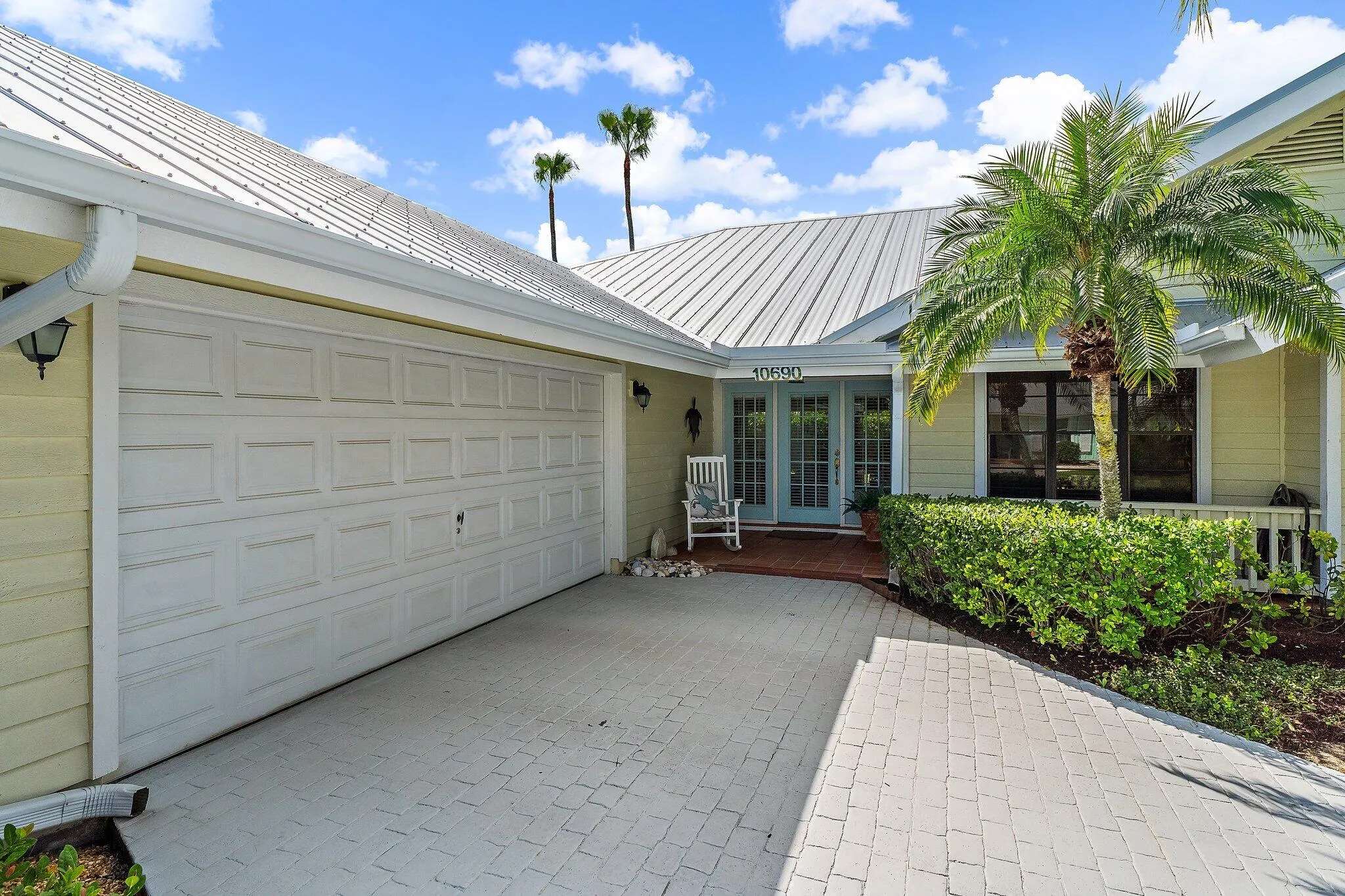 10690 SE Jupiter Narrows Drive