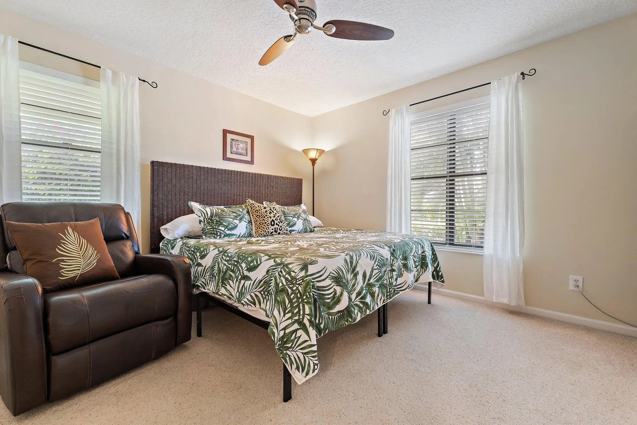 10690 SE Jupiter Narrows Drive