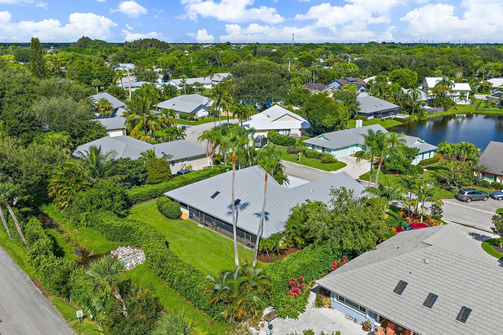 10690 SE Jupiter Narrows Drive