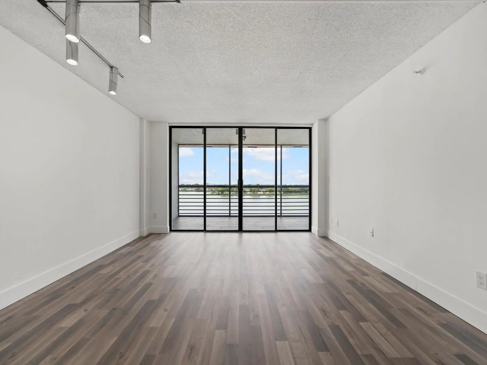 20840 San Simeon Way, #706
