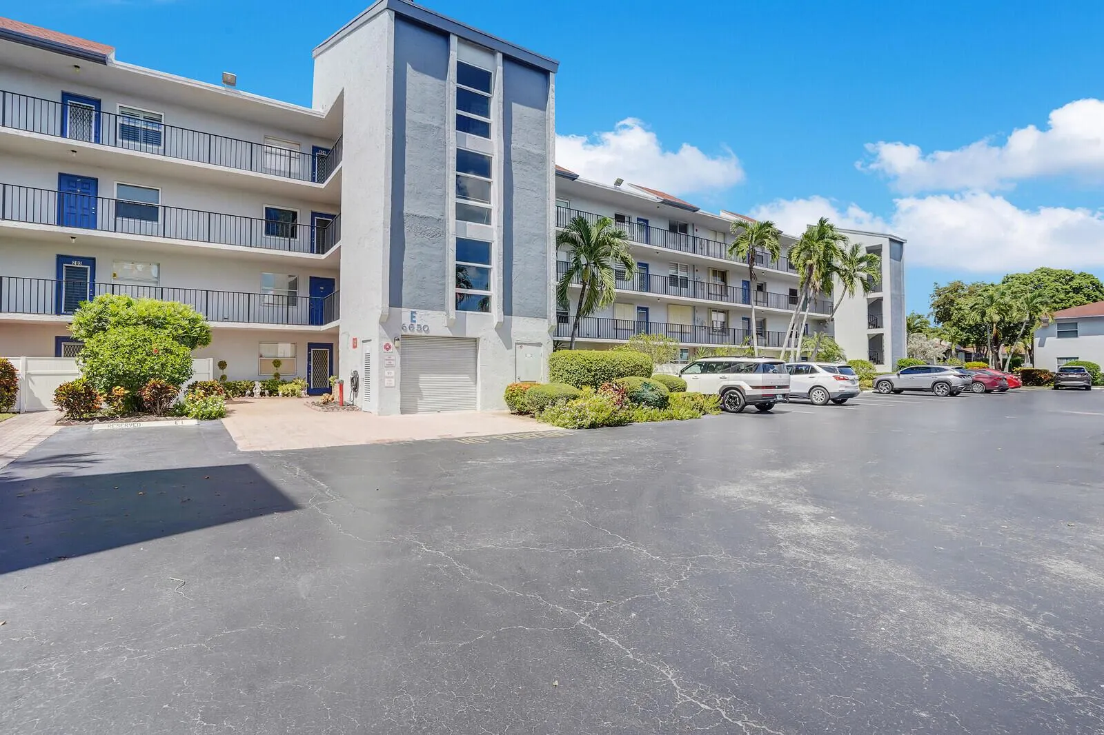 6650 S Oriole Boulevard, #1040