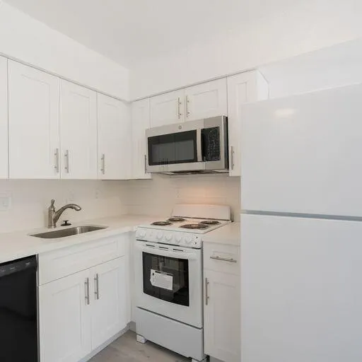 49 NE 6th Court