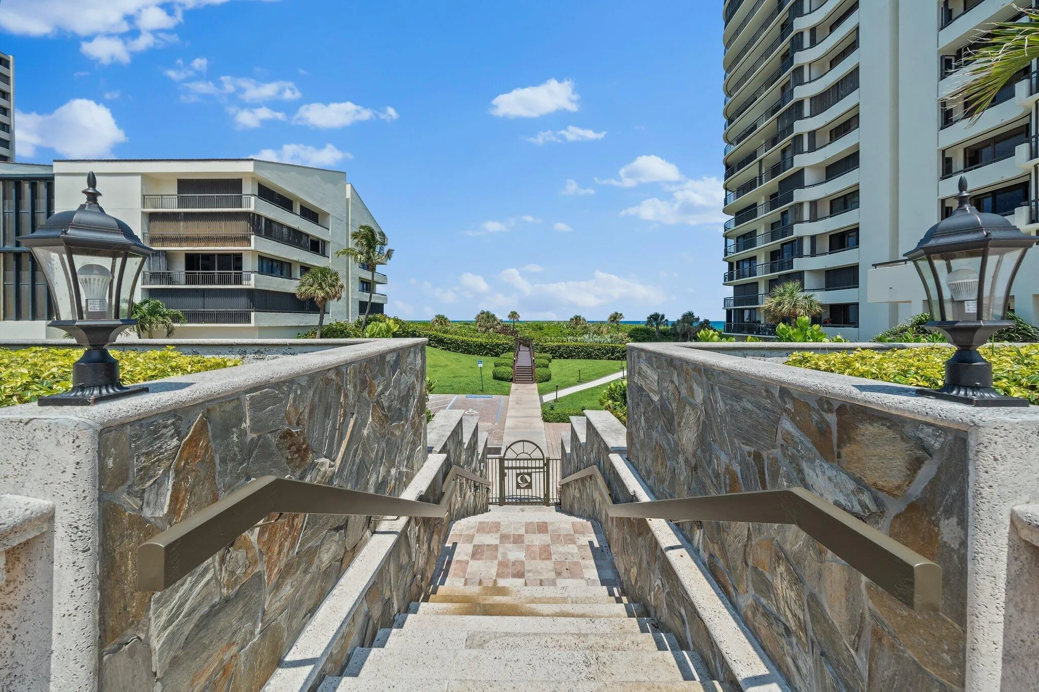 4000 N Ocean Drive, #703